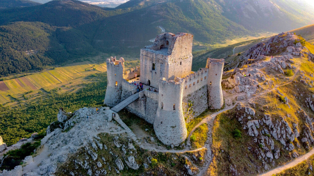 Abruzzo, lontano dai sentieri battuti